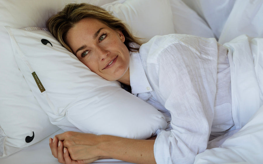 Kalundewa percale pillowcases set (white with dark green leaves) - Four Leaves