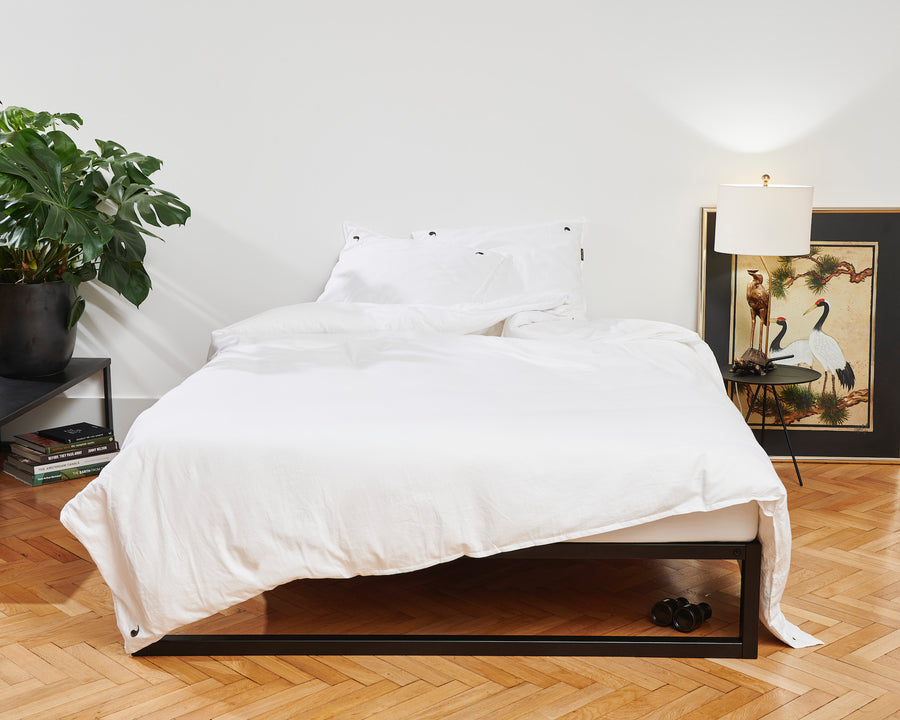 Pinnawala sateen duvet cover set (white with grey leaves) - Four Leaves