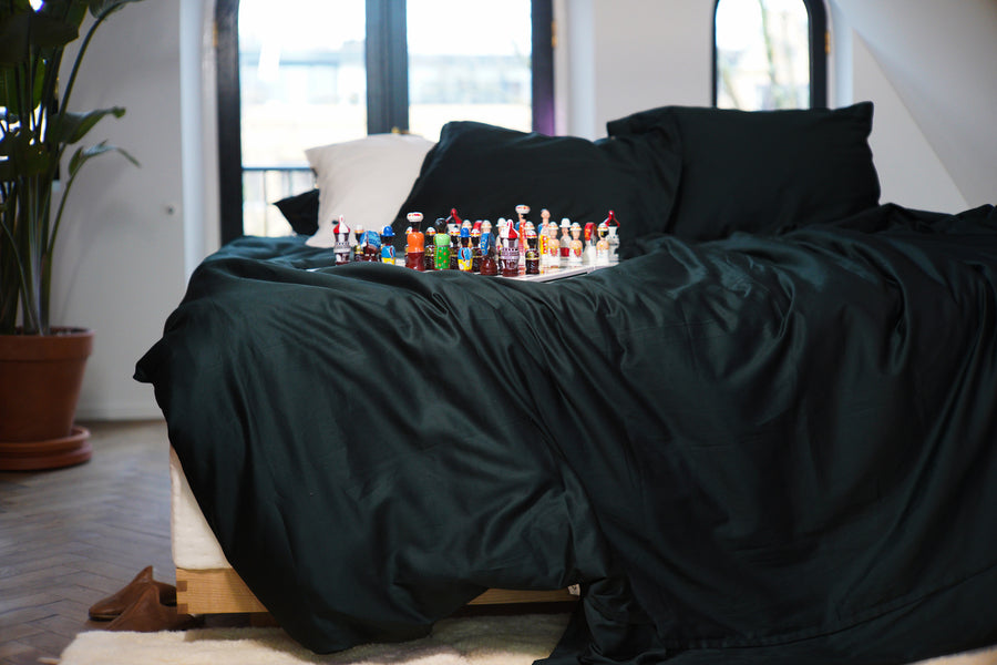 Kandalama sateen duvet cover set (dark green with dark green leaves) - Four Leaves