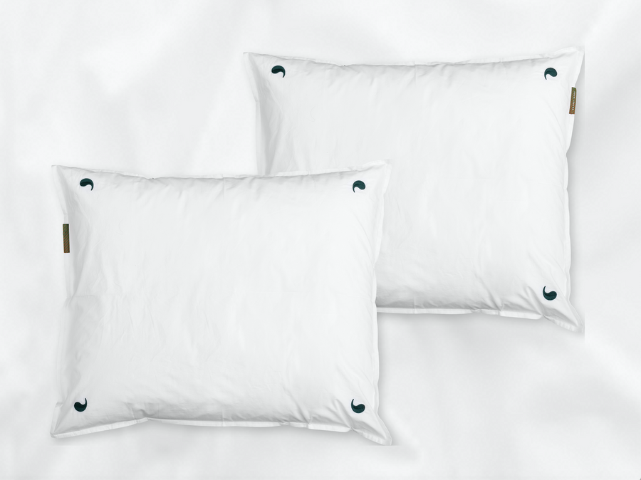 Kalundewa sateen pillowcases set (white with dark green leaves) - Four Leaves