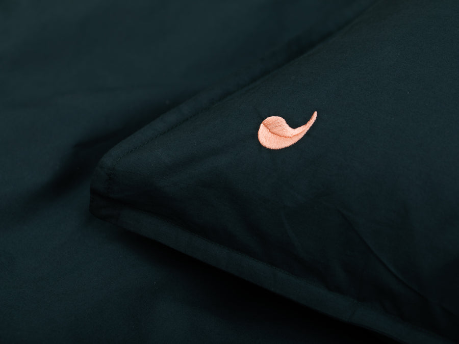 Namal Uyana percale pillowcase junior (dark green with pink leaves) - Four Leaves
