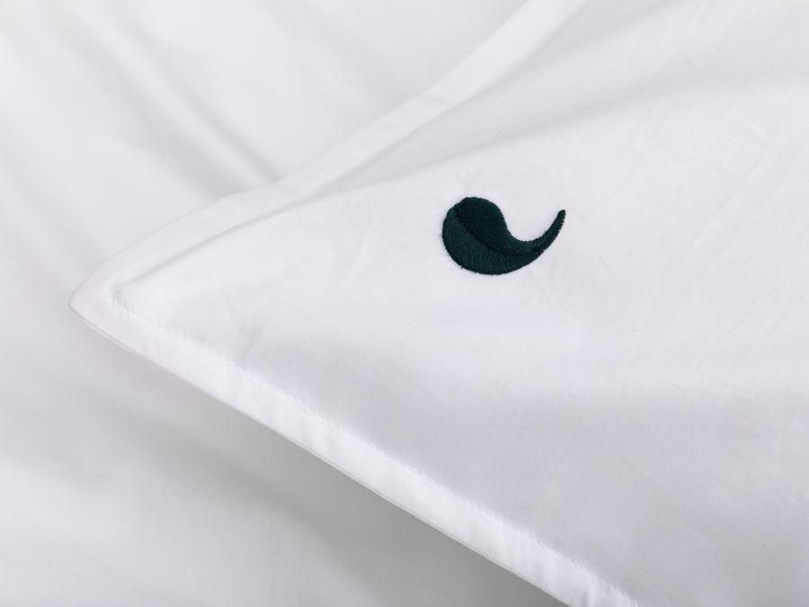 Kalundewa sateen pillowcases set (white with dark green leaves) - Four Leaves